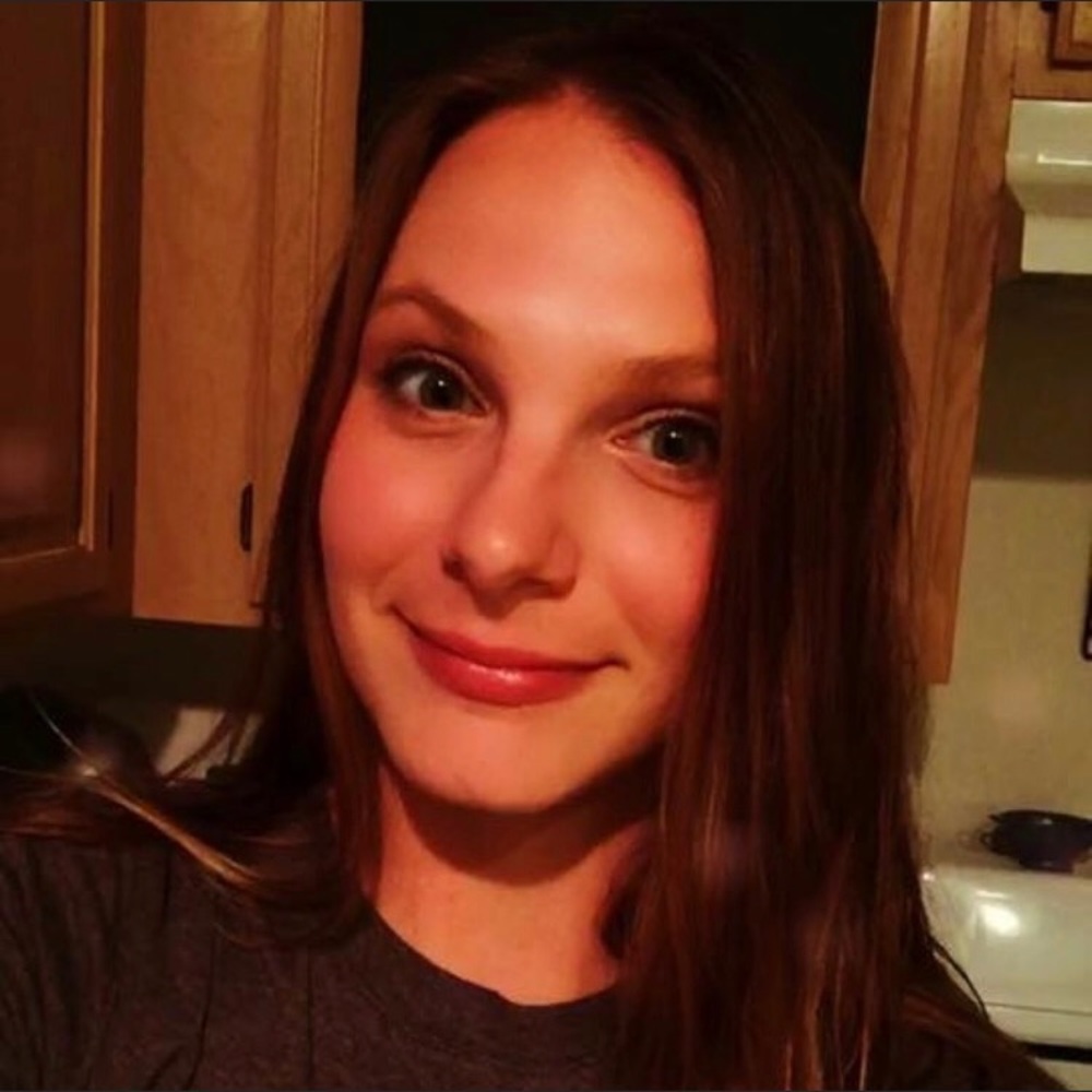 Meet your Posher, Danielle